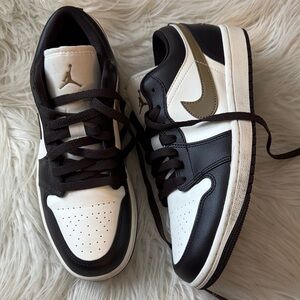 Nike Air Jordan 1 Low  size 9